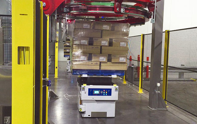Βιομηχανικά κινητά ρομπότ Driverless, σήραγγα που ανυψώνουν AGV με την ανύψωση της πλατφόρμας